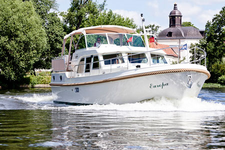 linssen yacht charter berlin